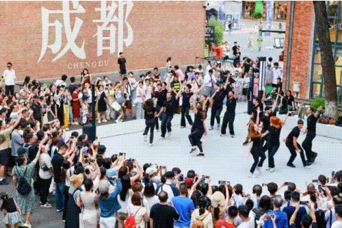 2862.3万人次，人均旅游消费增长7.7%！成都国庆大假交出亮眼成绩单