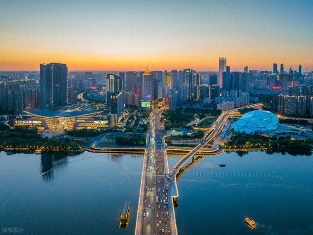 继大连之后，辽宁省又一“黑马城市”要起飞，比鞍山更有底蕴