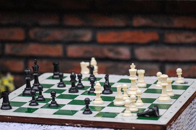 AI国际象棋邀请赛开打，DeepSeek和Kimi等世界6家顶级大模型参与