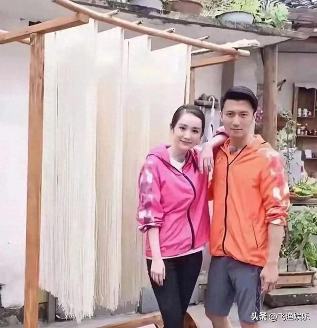 他俩当时拍这张照片应该很开心，但现在谢霆锋是很想删掉的吧？