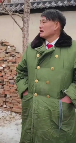 于文华也没想到，大衣哥爆红14年后	，如今终于过上了理想生活