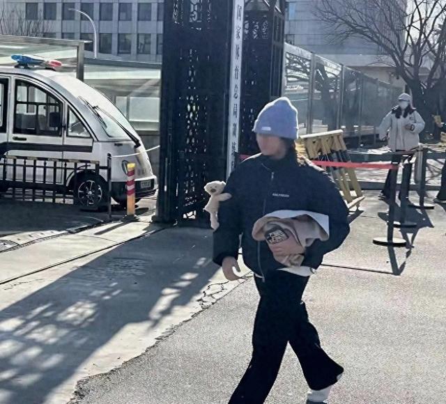 全红婵回队了，她变化很大，身高快170了吧，留了长发，气场更强