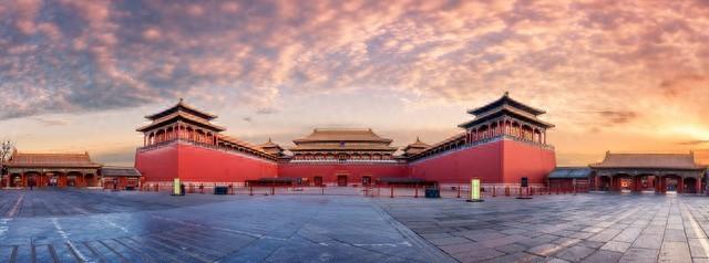 故宫再现龙吐水盛景 600年智慧与暴雨的交响诗