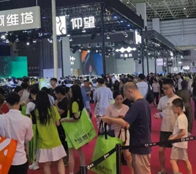 “金九银十”车市升温：多地推出限时补贴，销售许诺可“跨省操作”