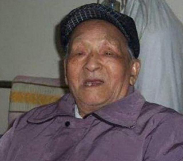 1932年他冒死救毛主席，1952年被判死刑	，毛主席指示：立即放人！