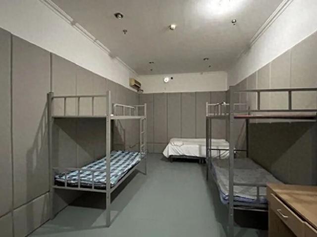 宾馆里的刑讯逼供：1名“指居”者死亡，11名办案人员被判刑