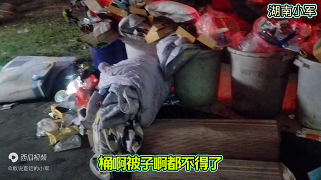 广东工厂连夜用车拉几百人进厂，为什么会用工荒？看完你就明白