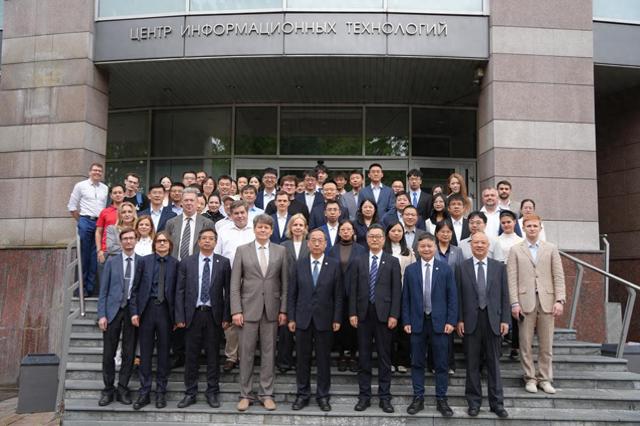 北京大学代表团访问俄罗斯