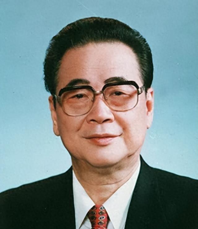 原国务院总理李鹏坦言：外界传闻我是周总理养子的说法，并不确切