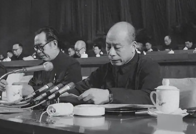 78年调他做北京市委书记，他向华国锋抱怨：我在天津屁股还没坐稳