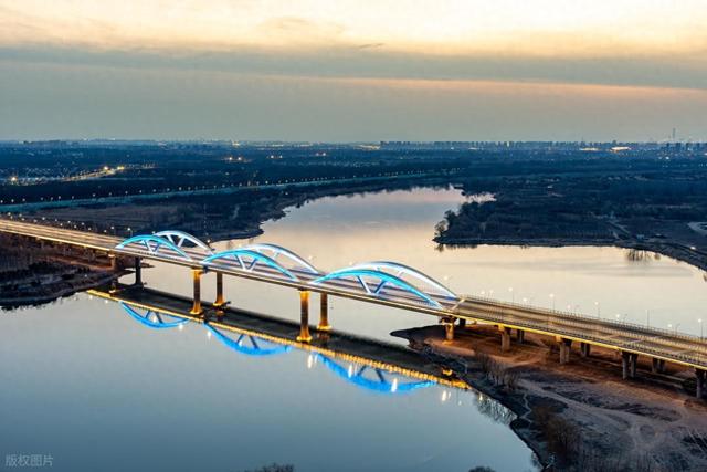 北京没想到	，天津没想到，现在的廊坊，怎么突然这么火了