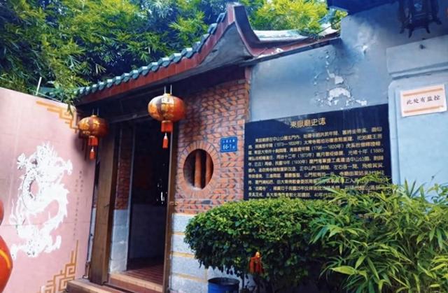 厦门中山公园北门旁的东岳庙，有400多年历史，是佛道结合的宫庙