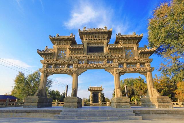 兰州兰山公园，等一场照亮金城的暮色，是欣赏城市美景的好去处