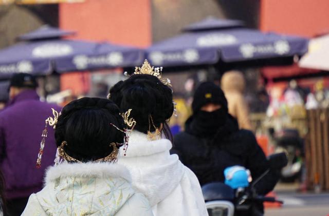 探访北京旅拍 “格格加工厂” ，火爆背后如何避雷？