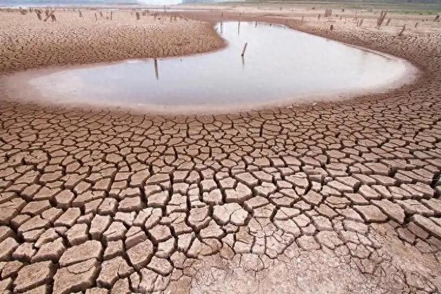 全球淡水告急！多国母亲河濒临干涸危机，“地球之眼”正在消逝