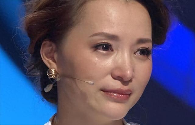 吃狗食	、关禁闭，央视前才女国外被虐成“人干”？董卿想救她都难