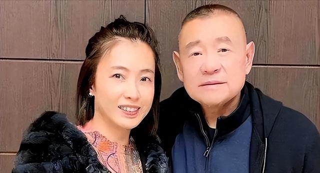 丈夫跟许家印是好朋友，妻子选择投资恒大，如今亏掉了200亿