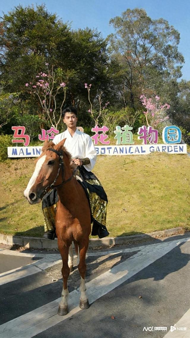 国风骑士走巡园赠梅！马岭观花植物园推出冬日沉浸式文旅体验