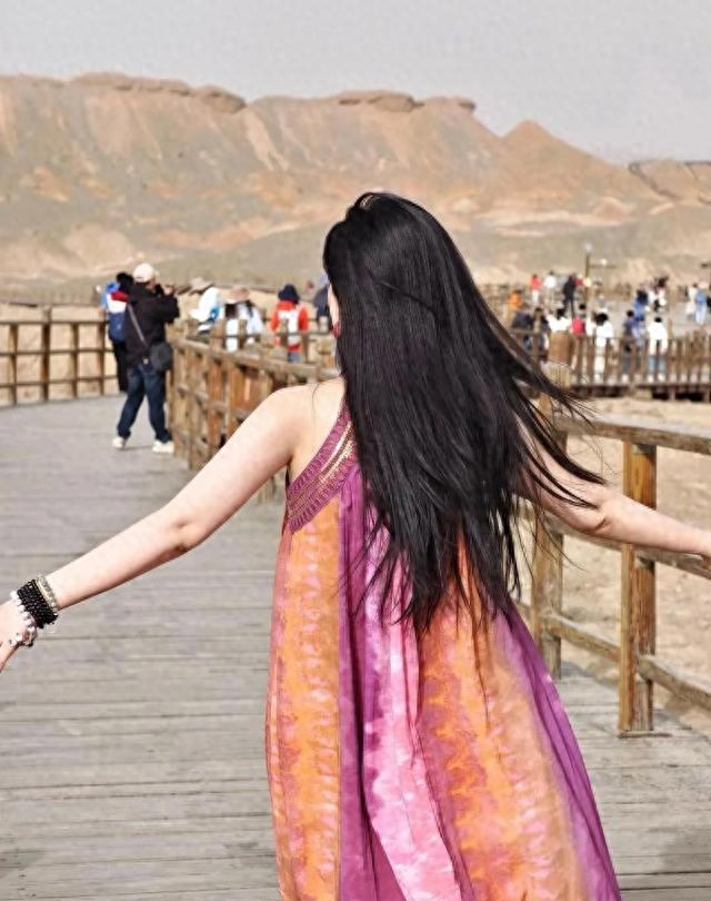 北京没想到	，兰州也没想到，如今甘肃张掖，成了西北遛弯的好去处