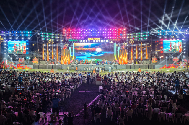 百里杜鹃篝火狂欢夜点燃夏日激情 文旅体融合赋能世界级旅游目的地建设