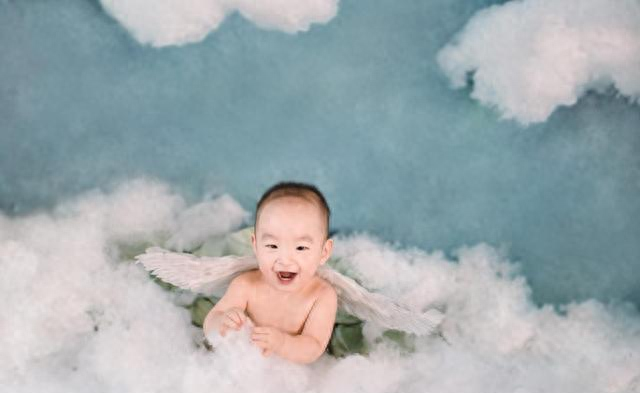 好听可爱的男宝宝乳名精选大全（宝宝英文名字男孩乳名 不易雷同男孩英文乳名推荐附发音含义）