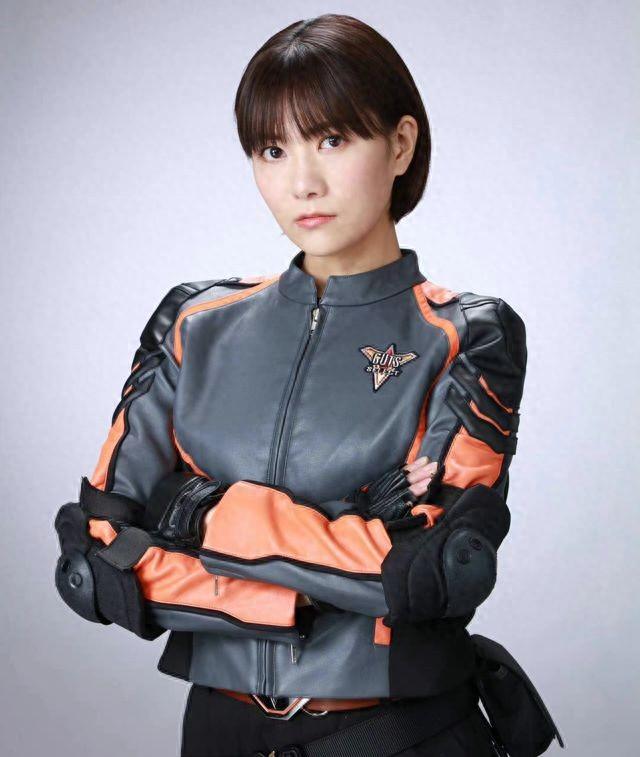 美女奥特曼特工（戴卡奥特曼第五位角色）