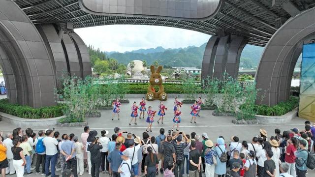 兴义：跟着文化来体验 沉浸式文化游受青睐