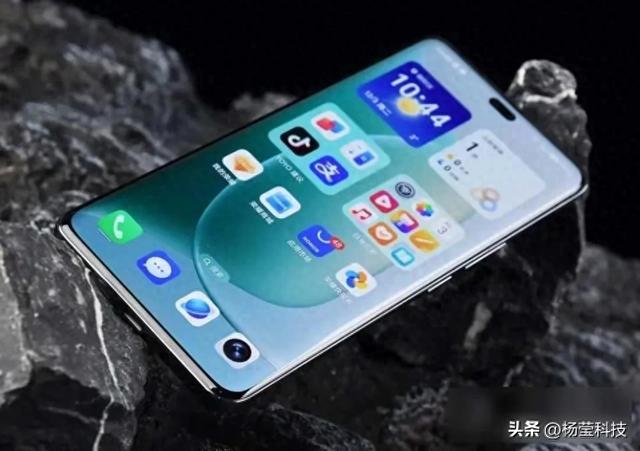 荣耀销量走高，老旗舰清仓、新机降价，背后逻辑深度解析