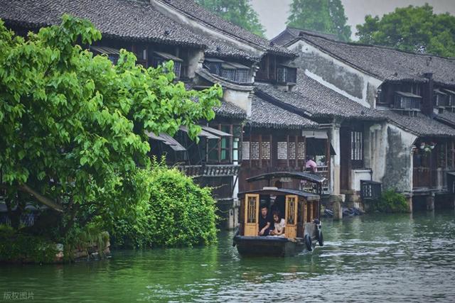 别再挤大理了！国内这4个小众古镇，人少景美不花钱，周末直接冲