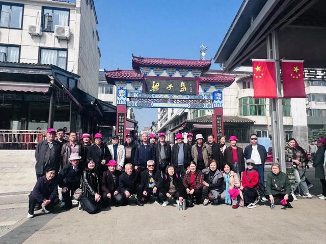 重阳敬老 情暖金秋