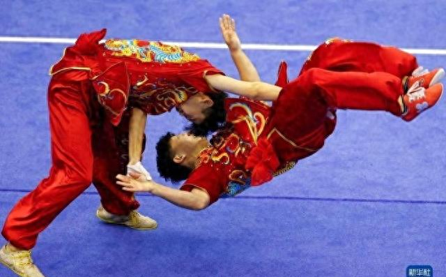 武术高手的训练法！从形意拳到太极拳	，掌握背阔肌和肱骨的奥秘！