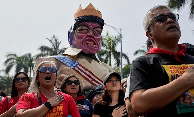 中方早留后手！菲律宾传出重磅消息，1.7万警力镇压反腐抗议，马科斯这次，终归还是棋差一招