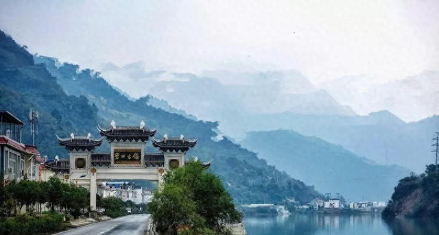 碧口秋语：古镇深处的时光回响