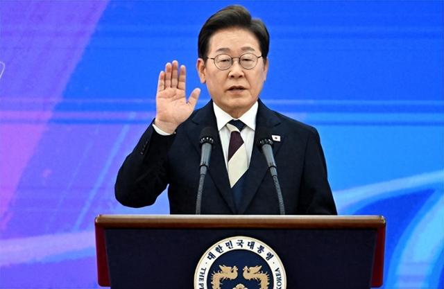 要么出手对付中国，要么放弃领土，李在明登机返回韩国，临走前送了中方“15个字”！