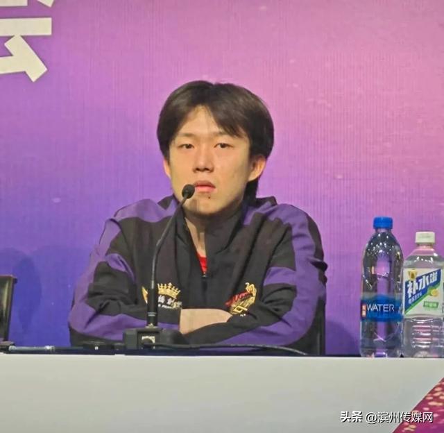 王楚钦率队卫冕乒超冠军	，赛后发声：受伤后陷瓶颈，希望能在运动员周期里不断向上攀爬，只跟昨天的自己比较