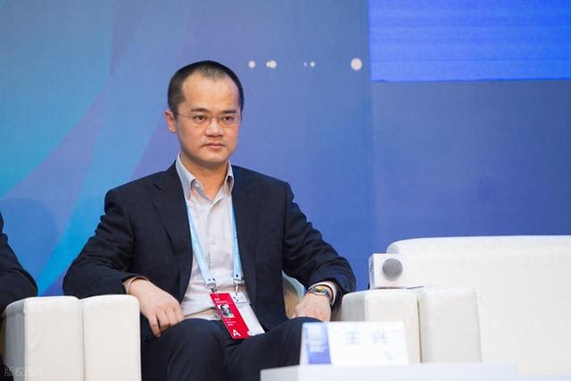 外卖三巨头争夺战：谁能为千万骑手提供更好保障？