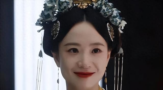 这跟不穿有啥区别？32岁李梦真空上阵，几乎全裸，简直太大胆