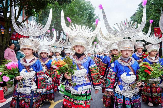 黔东南雷山苗年，载歌载舞，热闹非凡，感受一场流动的非遗盛宴