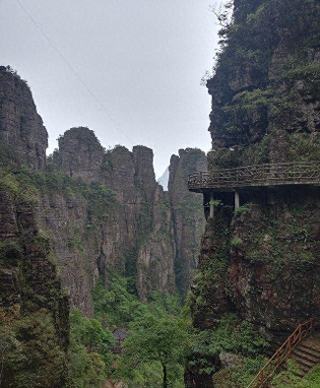 在山水之间遇见诗意，藏在广西深山里的峡谷，看看你去过几个