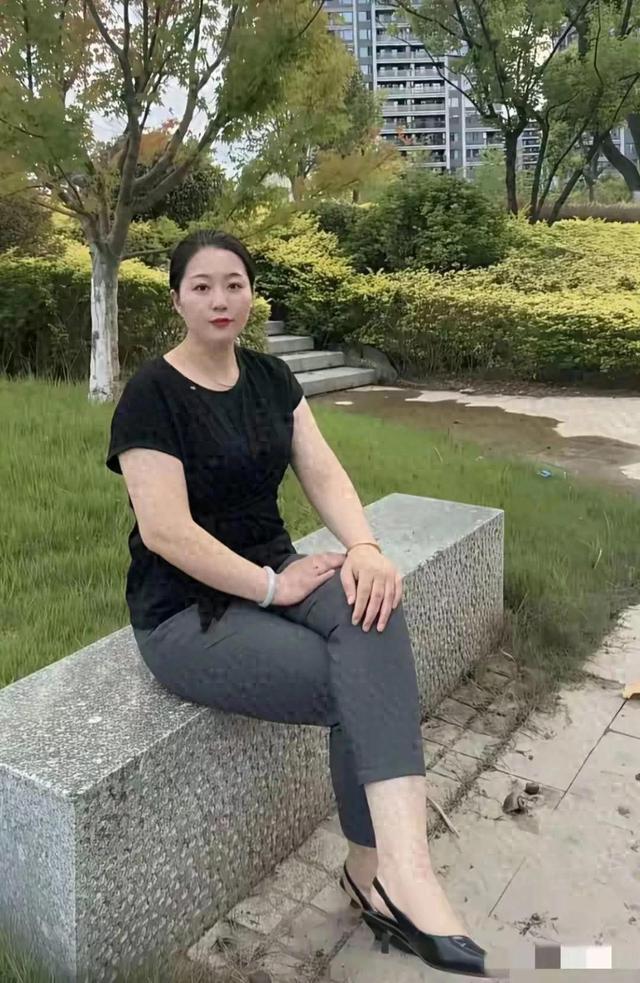 她这大身板，绝代风华，这就是顶级成熟女性的魅力 微胖女人天花板
