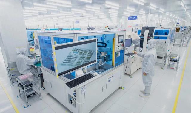 【每日公司解读】光迅科技：AI 浪潮里的 "光通信老炮" 逆袭记