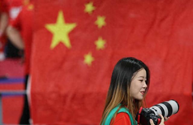 我的记者故事 | 一个菜鸟记者“以小博大”的现场“进化论”
