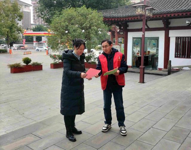 “志愿红”助力文明旅游