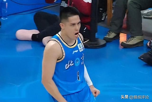 CBA最新排名：北京4连胜冲上第1 辽宁险被爆冷，四川创尴尬纪录