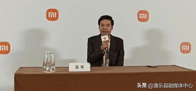 小米发布磁吸充电宝，雷军：iPhone不做的我们来做，完美兼容iPhone17系列手机，苹果用户有需求可以来许愿