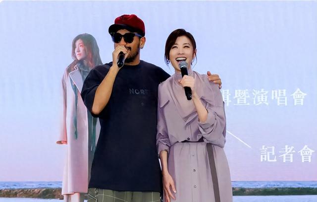 51岁张震岳为拼二胎复出，隐退12年家有美妻，近况人老心未老