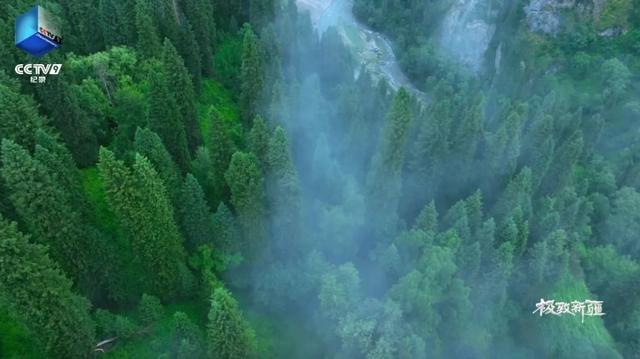 乘风好去，长空万里，直下看山河！CCTV-9《极致新疆》今日开播