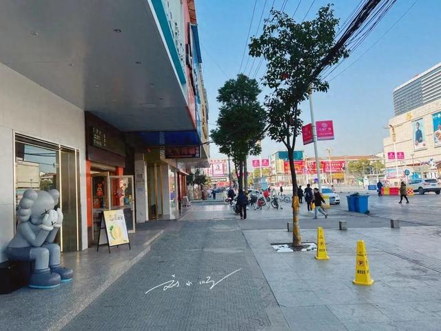 湖北这座“最年轻”的县级市，人口超百万，却至今不通火车？