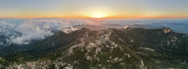 登初秋泰山，揽日出云海浩渺盛景