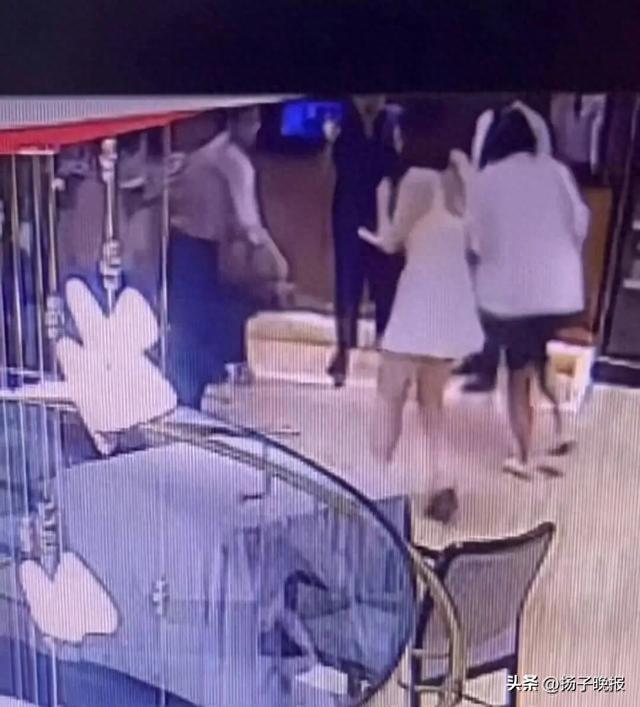 女子大连旅游被日料店服务员泼开水烫伤，患中度抑郁！当事人：曾接到电话警告不要随便发视频，已起诉店家